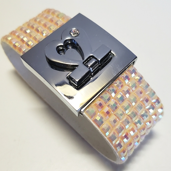 Statement bracelet. - Picture 2 of 7